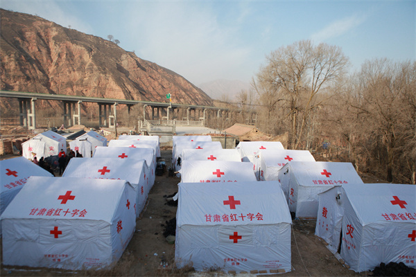 12.21 克新民村安置点 甘肃、宁夏红十字心理救援队 (2).jpg